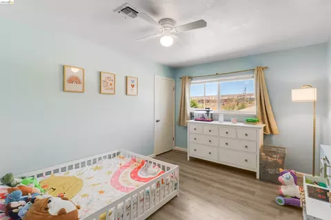Bedroom - 335 Pepper Dr, Vallejo, CA 94589 photo 1 of 6