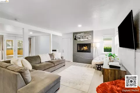 Living - 335 Pepper Dr, Vallejo, CA 94589 photo 4 of 5