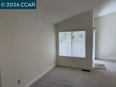 Living - 5425 Concord Blvd #E4, Concord, CA 94521 photo 1 of 4