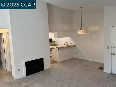 Living - 5425 Concord Blvd #E4, Concord, CA 94521 photo 3 of 4