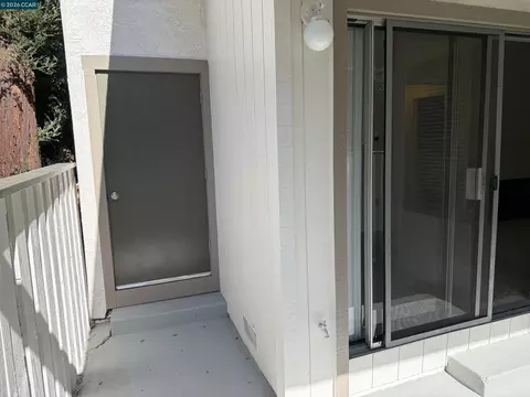 Exterior - 5425 Concord Blvd #E4, Concord, CA 94521 photo 3 of 5