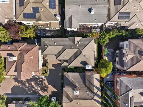 View/Area - 3927 Madbury Ct, Dublin, CA 94568 photo 5 of 10