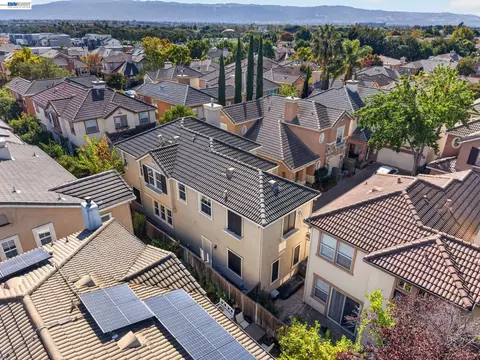 View/Area - 3927 Madbury Ct, Dublin, CA 94568 photo 4 of 10