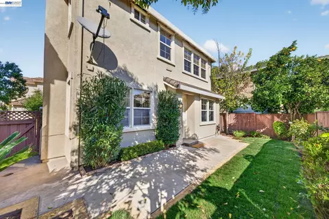 Exterior - 3927 Madbury Ct, Dublin, CA 94568 photo 2 of 5