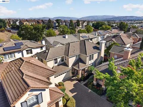 View/Area - 3927 Madbury Ct, Dublin, CA 94568 photo 8 of 10