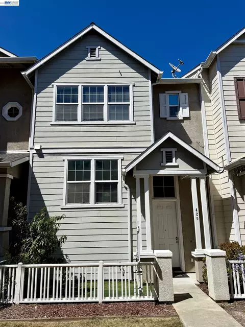 420 Summer Ln, Richmond, CA 94806