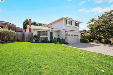 Exterior - 2143 Minnie St, Fairview, CA 94541 photo 3 of 8