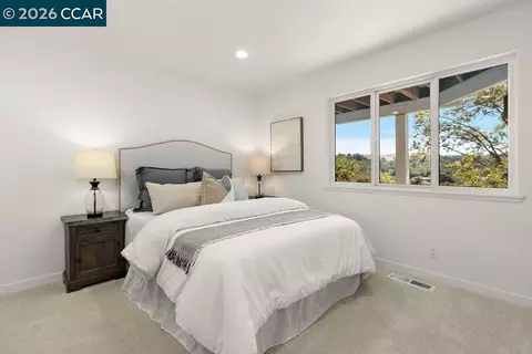 Bedroom - 809 Mountain View Dr, Lafayette, CA 94549 photo 7 of 7