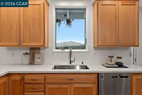 Kitchen - 809 Mountain View Dr, Lafayette, CA 94549 photo 4 of 6