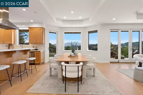 Dining - 809 Mountain View Dr, Lafayette, CA 94549 photo 3 of 6