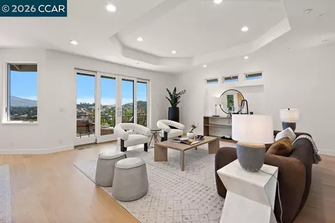 Living - 809 Mountain View Dr, Lafayette, CA 94549 photo 4 of 9