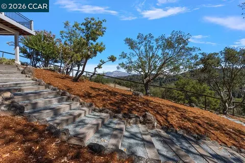 Exterior - 809 Mountain View Dr, Lafayette, CA 94549 photo 6 of 12