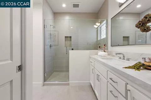 Bath - 809 Mountain View Dr, Lafayette, CA 94549 photo 1 of 7