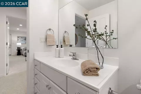 Bath - 809 Mountain View Dr, Lafayette, CA 94549 photo 7 of 7