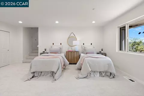 Bedroom - 809 Mountain View Dr, Lafayette, CA 94549 photo 5 of 7