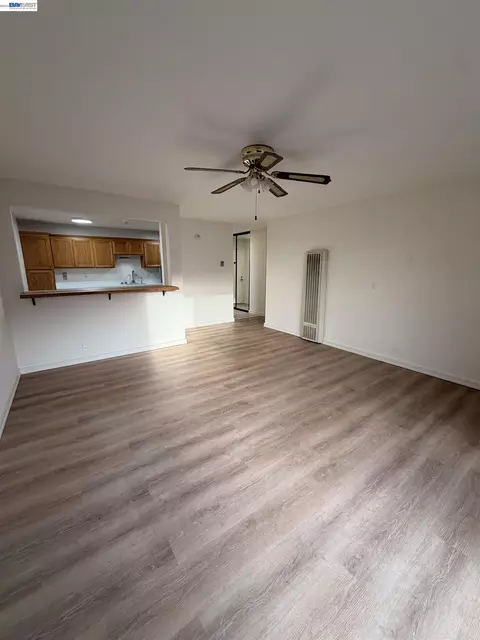 Living - 1510 E St #22, Hayward, CA 94541 photo 2 of 3