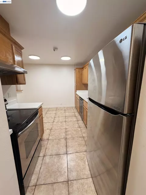 Kitchen - 1510 E St #22, Hayward, CA 94541 photo 4 of 5