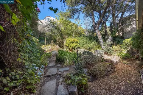 Exterior - 931 Shattuck Ave, Berkeley, CA 94707 photo 2 of 4