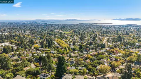 View/Area - 931 Shattuck Ave, Berkeley, CA 94707 photo 7 of 9