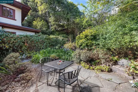 Exterior - 931 Shattuck Ave, Berkeley, CA 94707 photo 3 of 4