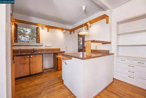 Kitchen - 931 Shattuck Ave, Berkeley, CA 94707 photo 1 of 1