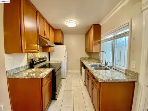 Kitchen - 92 Hemlock Ln, Milpitas, CA 95035 photo 2 of 2