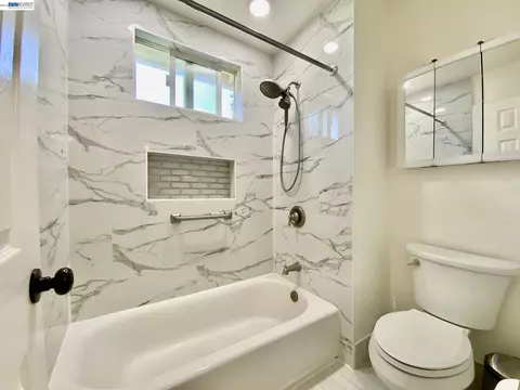 Bath - 92 Hemlock Ln, Milpitas, CA 95035 photo 2 of 3