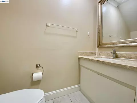Bath - 92 Hemlock Ln, Milpitas, CA 95035 photo 3 of 3