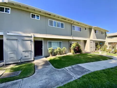 Exterior - 92 Hemlock Ln, Milpitas, CA 95035 photo 5 of 10