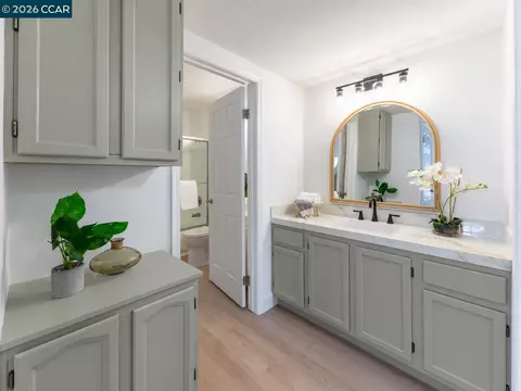 Bath - 7298 Cronin Cir, Dublin, CA 94568 photo 1 of 2