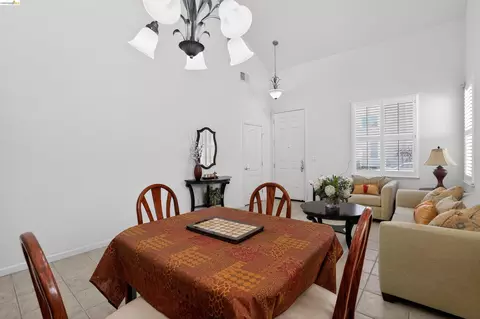 Dining - 1221 Andrea Way, Vallejo, CA 94591 photo 1 of 2
