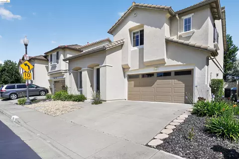 Exterior - 1221 Andrea Way, Vallejo, CA 94591 photo 2 of 5