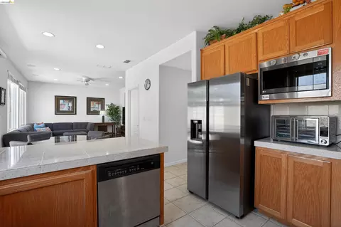 Kitchen - 1221 Andrea Way, Vallejo, CA 94591 photo 3 of 3