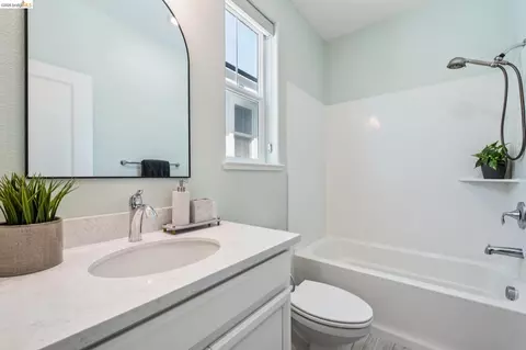 Bath - 24157 Amaranth Loop, Hayward, CA 94541 photo 3 of 3