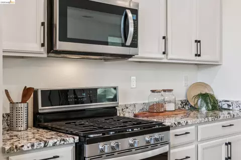 Kitchen - 24157 Amaranth Loop, Hayward, CA 94541 photo 7 of 7