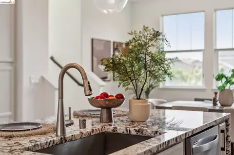 Kitchen - 24157 Amaranth Loop, Hayward, CA 94541 photo 4 of 7