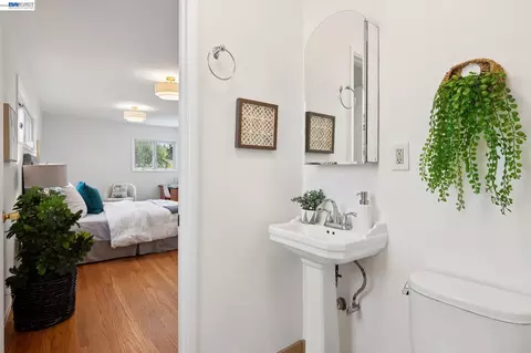 Bath - 3287 Briggs Ave, Alameda, CA 94501 photo 2 of 5