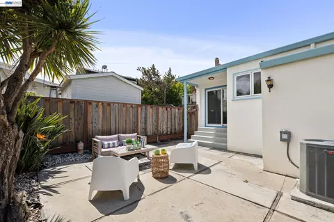 Exterior - 3287 Briggs Ave, Alameda, CA 94501 photo 7 of 12