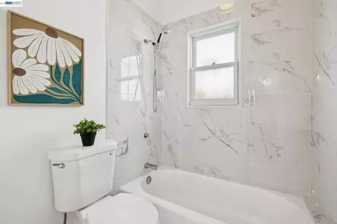 Bath - 3287 Briggs Ave, Alameda, CA 94501 photo 5 of 5