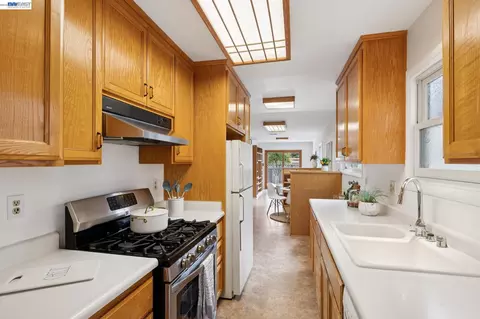 Kitchen - 3287 Briggs Ave, Alameda, CA 94501 photo 1 of 3