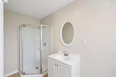Bath - 6474 George Ave, Newark, CA 94560 photo 4 of 4