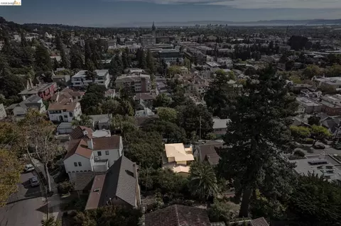 View/Area - 2605 Hilgard Ave, Berkeley, CA 94709 photo 8 of 18