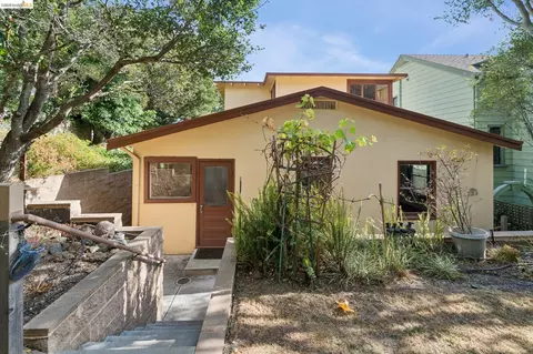 Exterior - 2605 Hilgard Ave, Berkeley, CA 94709 photo 7 of 12