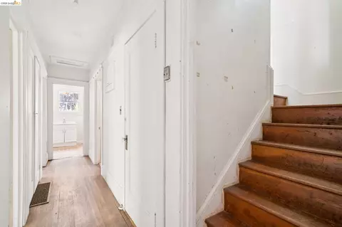 Entry Way - 2605 Hilgard Ave, Berkeley, CA 94709 photo 5 of 7