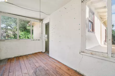 Exterior - 2605 Hilgard Ave, Berkeley, CA 94709 photo 4 of 12