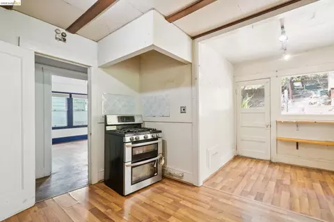 Entry Way - 2605 Hilgard Ave, Berkeley, CA 94709 photo 4 of 7