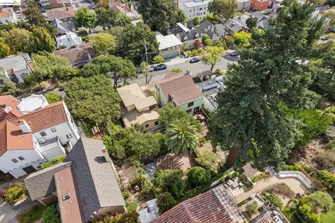 View/Area - 2605 Hilgard Ave, Berkeley, CA 94709 photo 4 of 18