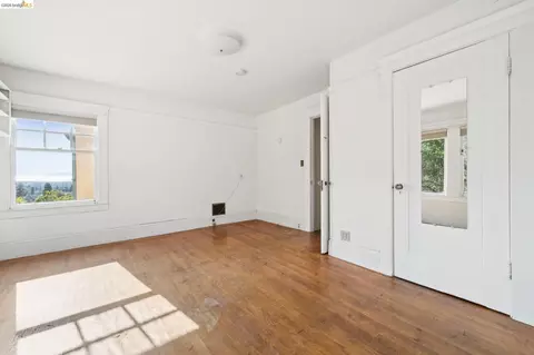 Bedroom - 2605 Hilgard Ave, Berkeley, CA 94709 photo 6 of 6