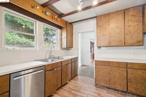 Kitchen - 2605 Hilgard Ave, Berkeley, CA 94709 photo 1 of 2