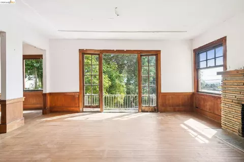 Living - 2605 Hilgard Ave, Berkeley, CA 94709 photo 4 of 8